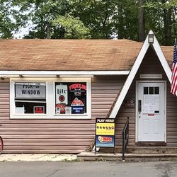 Pinewood Deli - Pinewood Deli