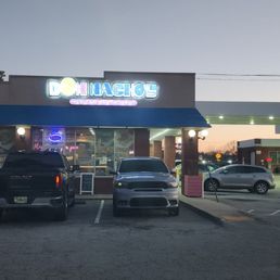 Outside picture of gas station Restaurant Don Nachos