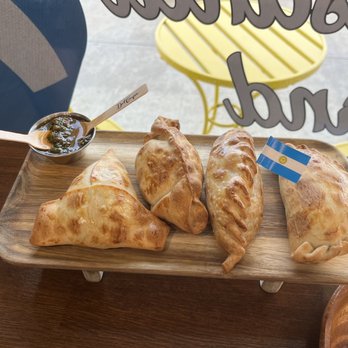 Del Campo Empanadas - Empanadas: shrimp, caprese, Argentinian, and beef - Argentine Near Me - Flower Mound, Texas Del Campo Empanadas - Empanadas: shrimp, caprese, Argentinian, and beef - Argentine Near Me - Flower Mound, Texas