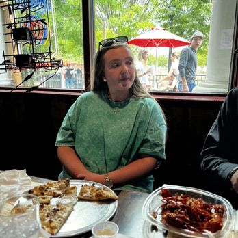 Heat Pizza Bar - Having chicken pizza, delicious! - Bars Near Me - Tuscaloosa, Alabama