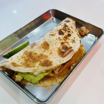 Tacos Y Que - Quesadilla de pollo. - Tacos Near Me - Whittier, California Tacos Y Que - Quesadilla de pollo. - Tacos Near Me - Whittier, California