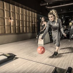 Lucky Strike Wrigleyville - Bowling with friends