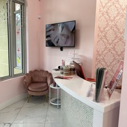 Sugaring NYC - Hollywood - Waiting area
