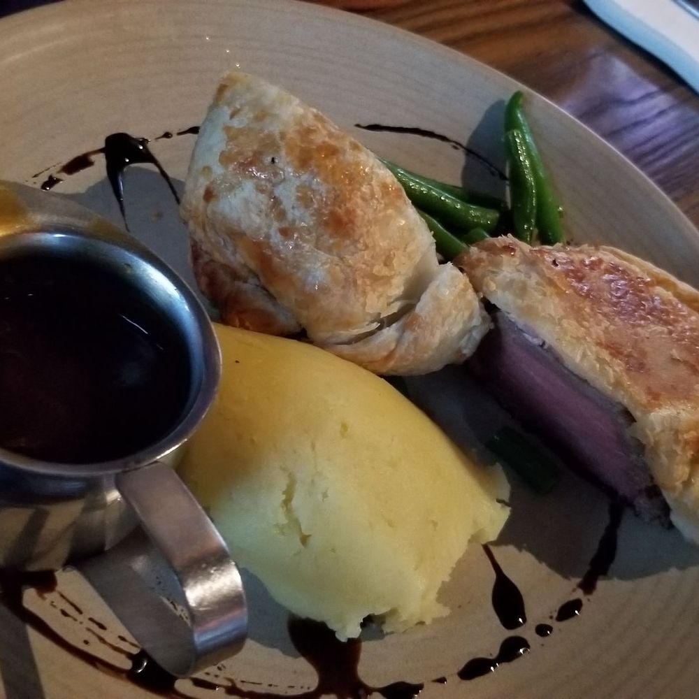 Pub On Wharf - Beef Wellington - Pubs Near Me - Queenstown, OTA Pub On Wharf - Beef Wellington - Pubs Near Me - Queenstown, OTA