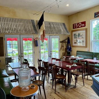 Metro Hotel & Cafe - Hotels Near Me - Petaluma, California Metro Hotel & Cafe - Hotels Near Me - Petaluma, California