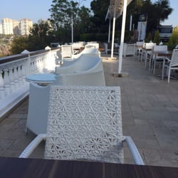 La Boutıque Hotel - Balkon ve dış restoran