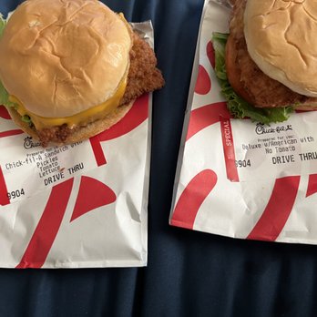 Chick-fil-A - Charged for a extra sandwich I didn't want and messed up my original order - Fast Food Near Me - Red Oak, Texas