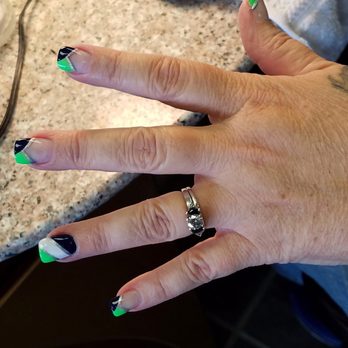 Hi Tek Nails Arlington - Nail Salons Near Me - Arlington, Washington