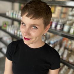 Pop Hair Art - Pixie haircut low maintenance short hair cut