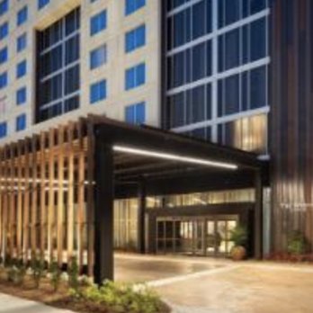 The Westin Jackson - Covered (only half is actually covered) is small and cramped when there's a crowd. - Hotels Near Me - Jackson, Mississippi