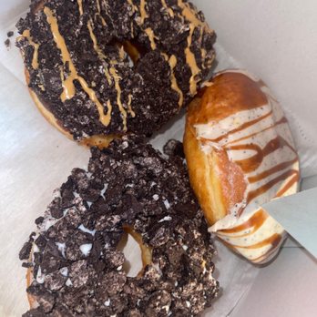 Voodoo Doughnut - Old Dirty Bastard Doughnut Carmel macchiato Cookies and cream - Donuts Near Me - Austin, Texas Voodoo Doughnut - Old Dirty Bastard Doughnut Carmel macchiato Cookies and cream - Donuts Near Me - Austin, Texas