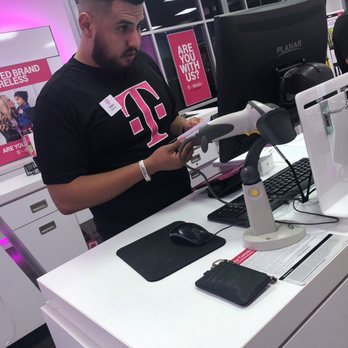 T-Mobile - That's victor, go with him if you want amazing customer service. - Mobile Phones Near Me - Laveen, Arizona