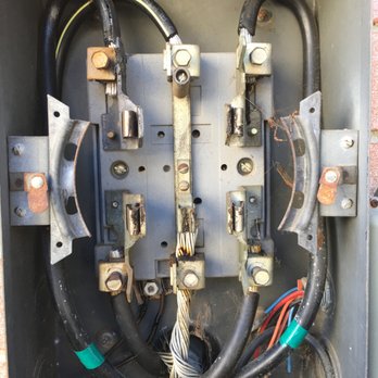 Judah Lindsay Electrical - found a burnt from a loose connection - Electricians Near Me Judah Lindsay Electrical - found a burnt from a loose connection - Electricians Near Me