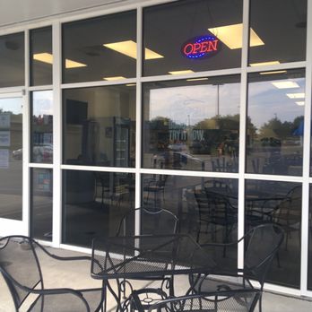 Beach Bagels & Subs - the outside of a restaurant - Breakfast & Brunch Near Me - Wilmington, North Carolina