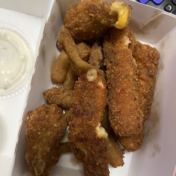 Sheetz - a box of fried chicken wings and dipping sauce - Convenience Stores Near Me - Mill hall, Pennsylvania Sheetz - a box of fried chicken wings and dipping sauce - Convenience Stores Near Me - Mill hall, Pennsylvania