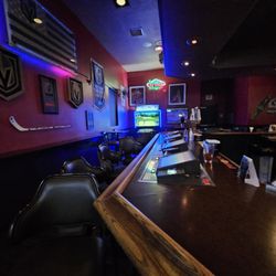 Putter's Bar & Grill