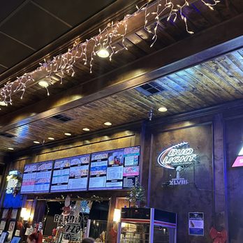 Barro's Pizza - a view of the bar - Pizza Near Me - Gilbert, Arizona