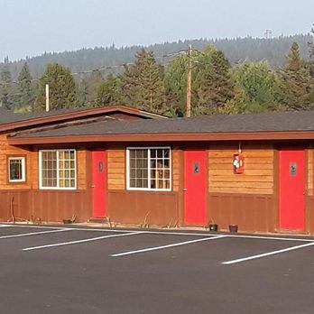Crescent Motel - FRONT OF 1, 2 & 3 - Hotels Near Me - Crescent, Oregon Crescent Motel - FRONT OF 1, 2 & 3 - Hotels Near Me - Crescent, Oregon