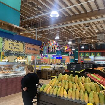 Las Montañas Supermarket - Fresh produce and hot foods (cocina) and juice bar area : ) - Mexican Near Me - Hayward, California Las Montañas Supermarket - Fresh produce and hot foods (cocina) and juice bar area : ) - Mexican Near Me - Hayward, California
