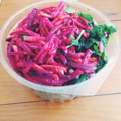 Grind - Raw beetroot & carrot w kale (soooo virtuous)