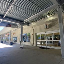 Exterior outside entrance of Alamo Rent A Car - Outside rental car center - Burbank, California Exterior outside entrance of Alamo Rent A Car - Outside rental car center - Burbank, California