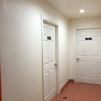 Las Ranas Cafe - Contrary to what one reviewer claims, there ARE restrooms, and I can confirm that the men's room is clean. - Mexican Near Me - Los Angeles, California Las Ranas Cafe - Contrary to what one reviewer claims, there ARE restrooms, and I can confirm that the men's room is clean. - Mexican Near Me - Los Angeles, California