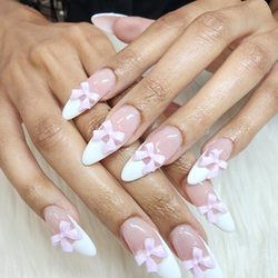 Romancing Nails Salon