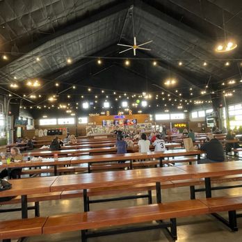 Troutdale Station - The hall, the trucks are outside around it and under an overhang for when it rains. - Seafood Near Me - Troutdale, Oregon Troutdale Station - The hall, the trucks are outside around it and under an overhang for when it rains. - Seafood Near Me - Troutdale, Oregon