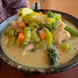 Superb Sushi Thai Fusion - Green Curry, spice level 3. Includes white sticky rice