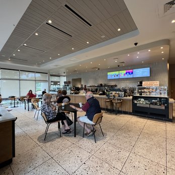 Starbucks - Coffee & Tea Near Me - Long Beach, California