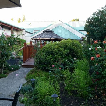 Gibsons Garden Hotel - Hotels Near Me - Gibsons, British Columbia
