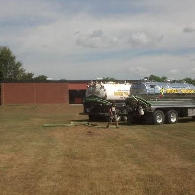 Slide of Bob Lynn & Son Septic Tank Cleaning
