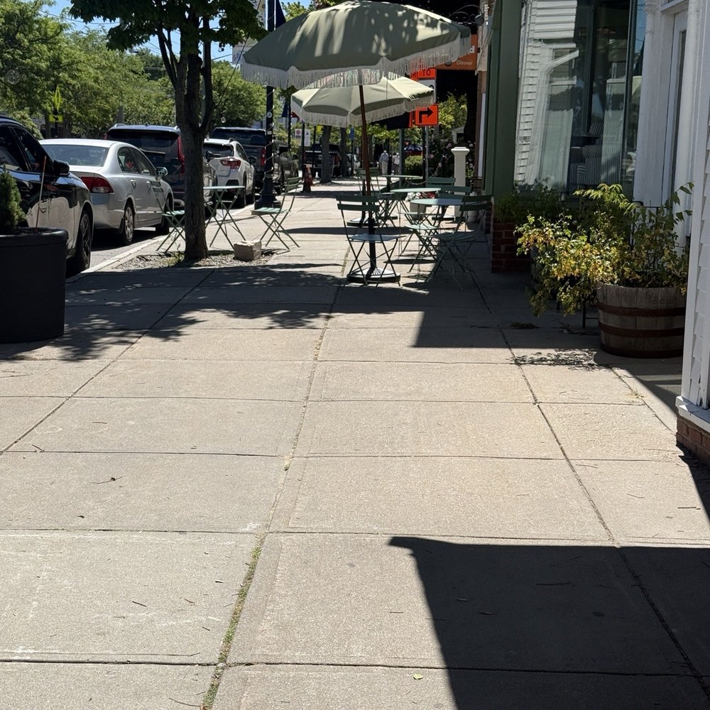 Summer House cafe - Outside seating - Cafes Near Me - Hyannis, Massachusetts Summer House cafe - Outside seating - Cafes Near Me - Hyannis, Massachusetts