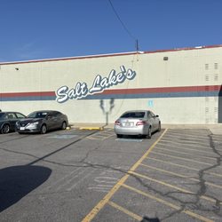Salt Lake's Indoor Swap Meet - Outside