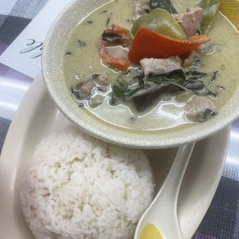LA Kitchen - Green curry - Laotian Near Me - Fresno, California