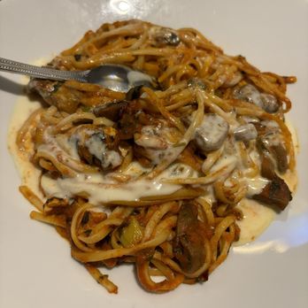 Squid's - Spicy Fra Diavolo with Chicken - Seafood Near Me - Chapel Hill, North Carolina Squid's - Spicy Fra Diavolo with Chicken - Seafood Near Me - Chapel Hill, North Carolina