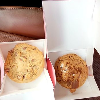 Crumbl - Folsom - Yum! - Bakeries Near Me - Folsom, California