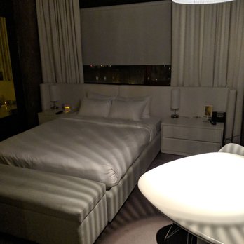 Hôtel Zero1 - Hotels Near Me - Montreal, Quebec