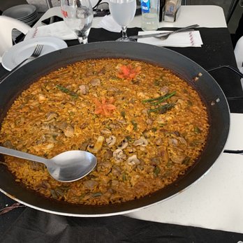 Proa de Teatinos - Paella presa Iberica - Mediterranean Near Me - Málaga, Massachusetts Proa de Teatinos - Paella presa Iberica - Mediterranean Near Me - Málaga, Massachusetts