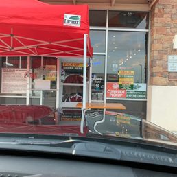 Curbside pickup tent