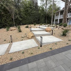 Bruce Cornett Masonry - Front yard steps and driveway