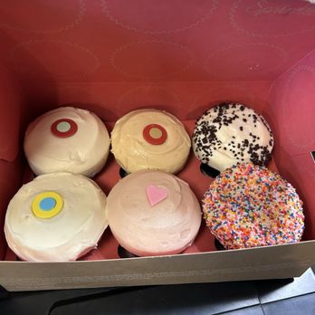 Sprinkles - Bakeries Near Me - Manhattan Beach, California