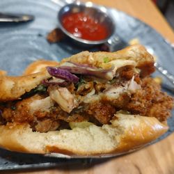 Ludacris' Chicken And Beer - This is the most disgusting chicken sandwich I've ever had, not a good piece of chicken