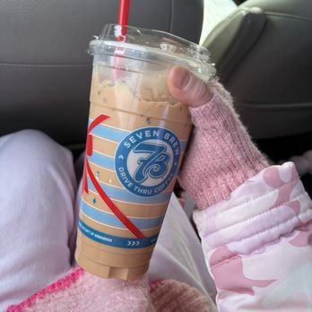 7 Brew Coffee - Sugar free vanilla oat latte - Coffee & Tea Near Me - Lake Zurich, Illinois