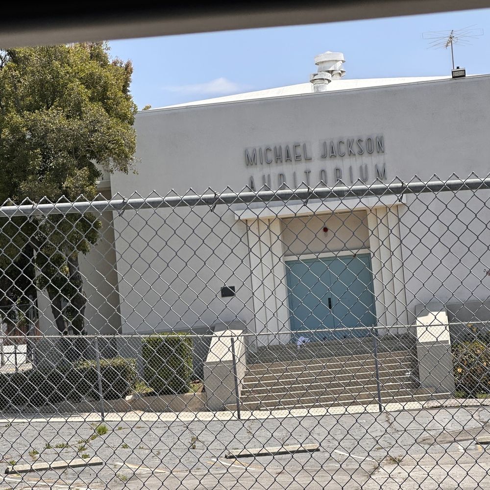 Access Hollywood Tours - Elementary school the Jackson 5 attended - Bus Tours Near Me - Los Angeles, California