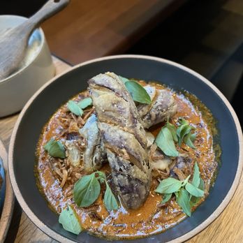Nari - Bumbai Aubergine (crispy eggplant curry) - Thai Near Me - San Francisco, California