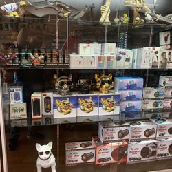 Smoke Shop And Gifts - Nice selection of speakers
