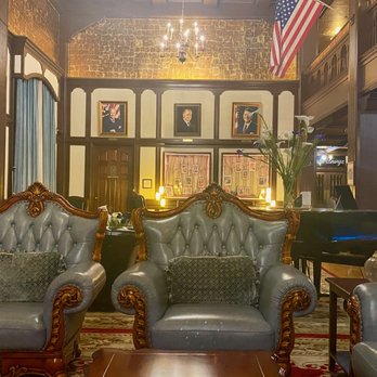 The Eureka Inn - Main lobby and seating area - Hotels Near Me - Eureka, California
