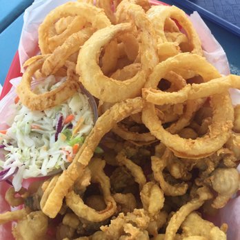 Bob's Clam Hut - Whole bell clams and onion rings - Seafood Near Me - Kittery, Maine Bob's Clam Hut - Whole bell clams and onion rings - Seafood Near Me - Kittery, Maine