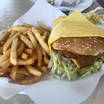 Hercules Burgers - Chile cheese burger ( good!) - Burgers Near Me - Chino, California
